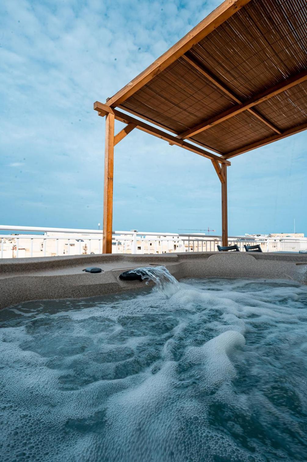 The Willows Penthouses With Jacuzzi Ghajn il-Kbira  Dış mekan fotoğraf